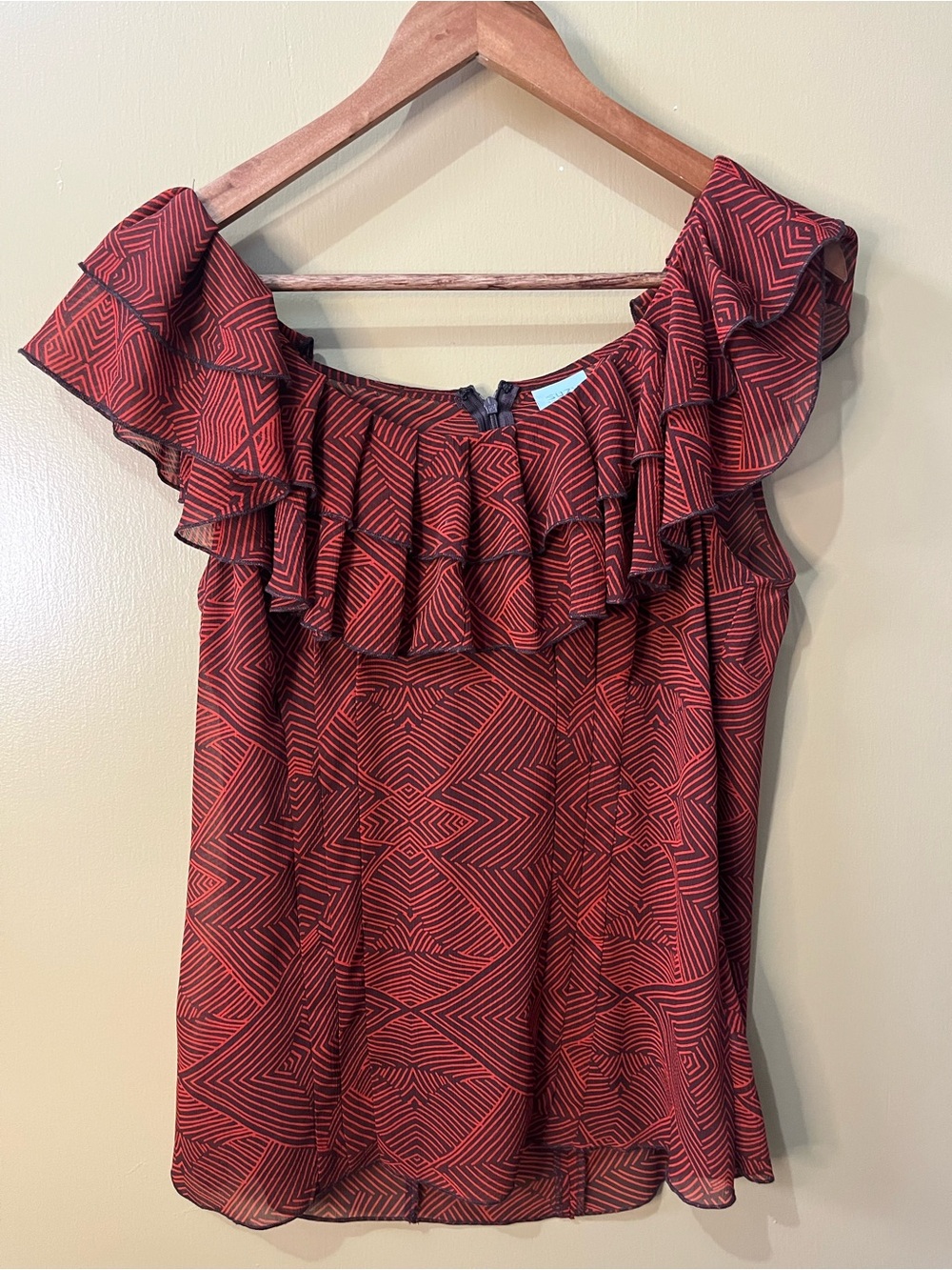 Suzy Shier Red and Black Geometric Ruffle Tank LG